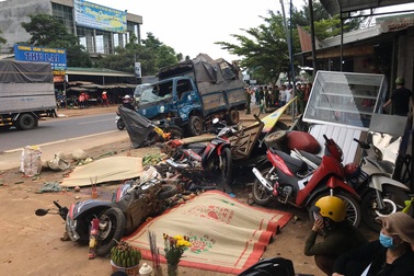 Vụ tai nạn 5 người chết: Tạm giữ tài xế xe tải