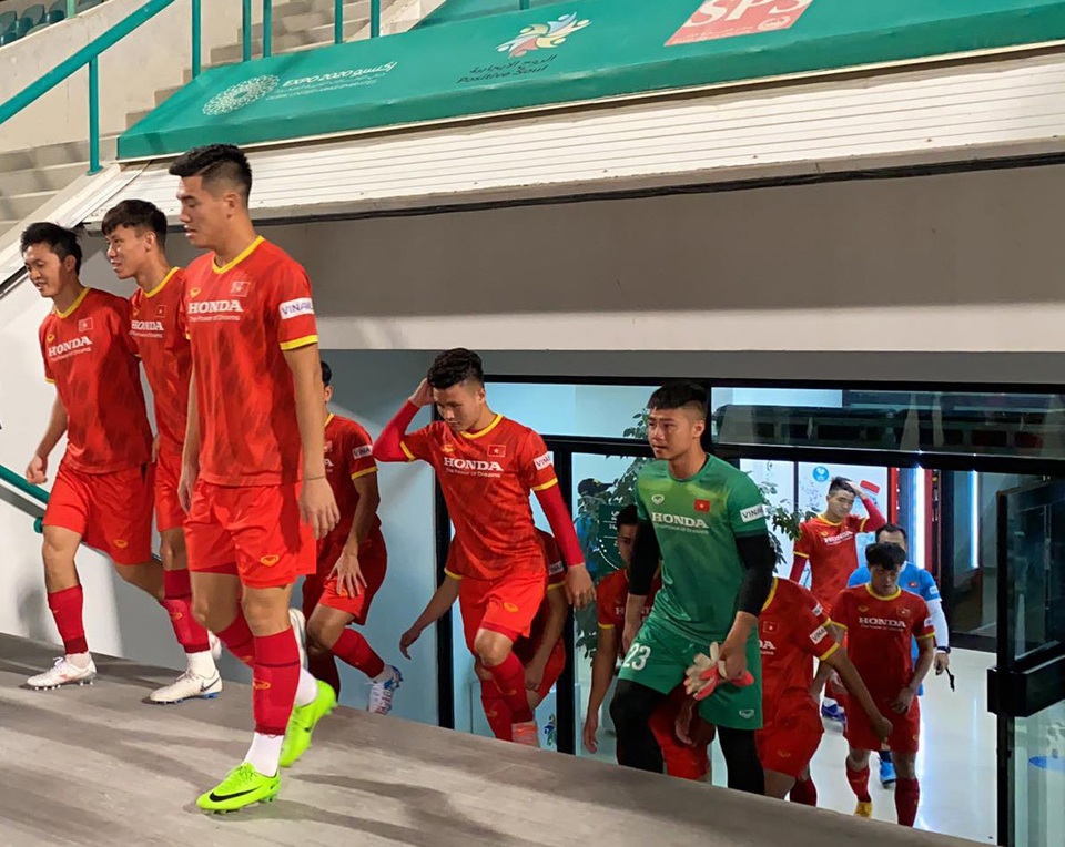 Minh Vương, Đình Trọng và Duy Mạnh phải tập riêng trên đất UAE - 1 Minh Vương, Đình Trọng và Duy Mạnh phải tập riêng trên đất UAE - 1