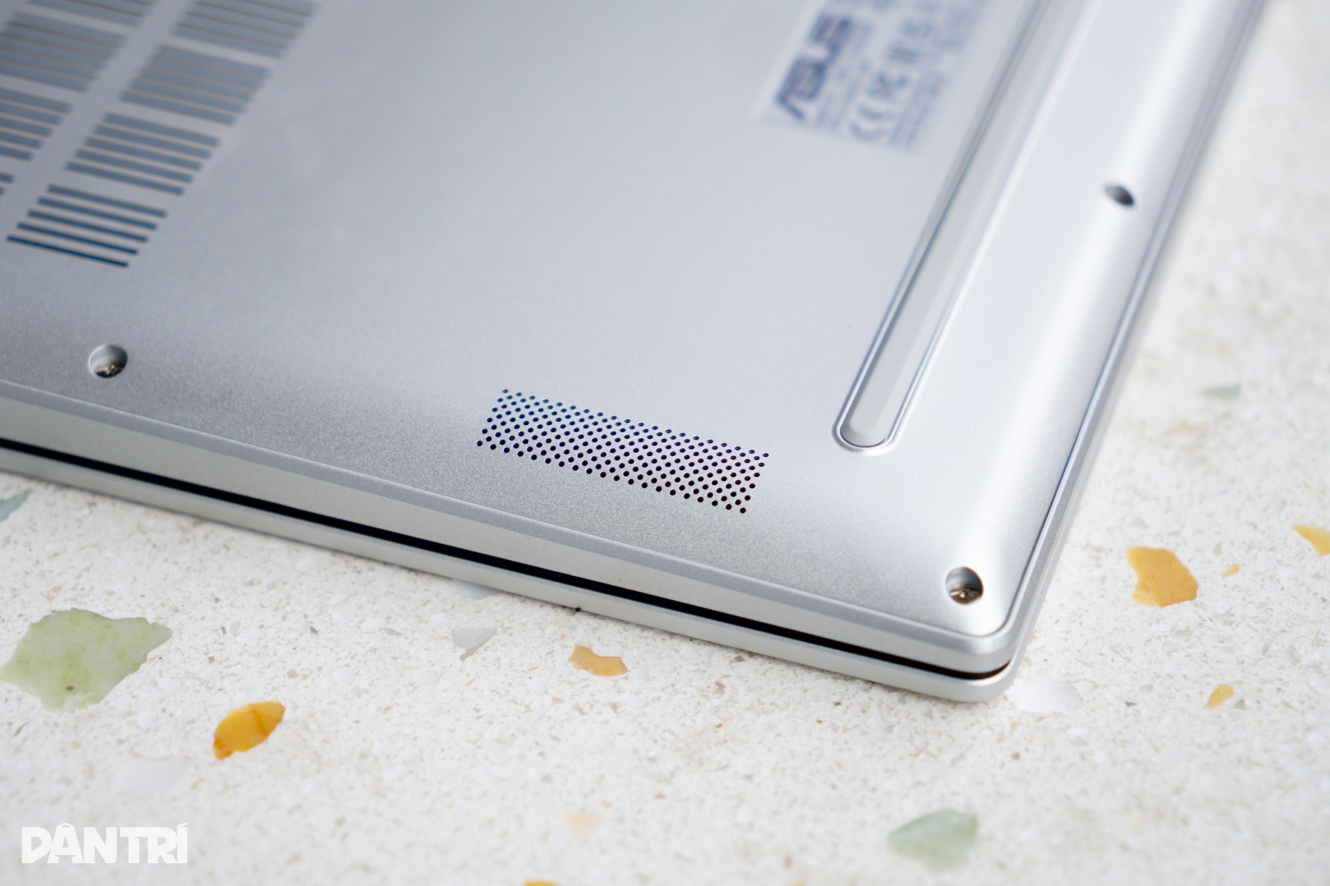 Đánh giá Asus Vivobook S14: Hiệu năng mạnh, pin tốt, màn hình cần cải thiện - 14