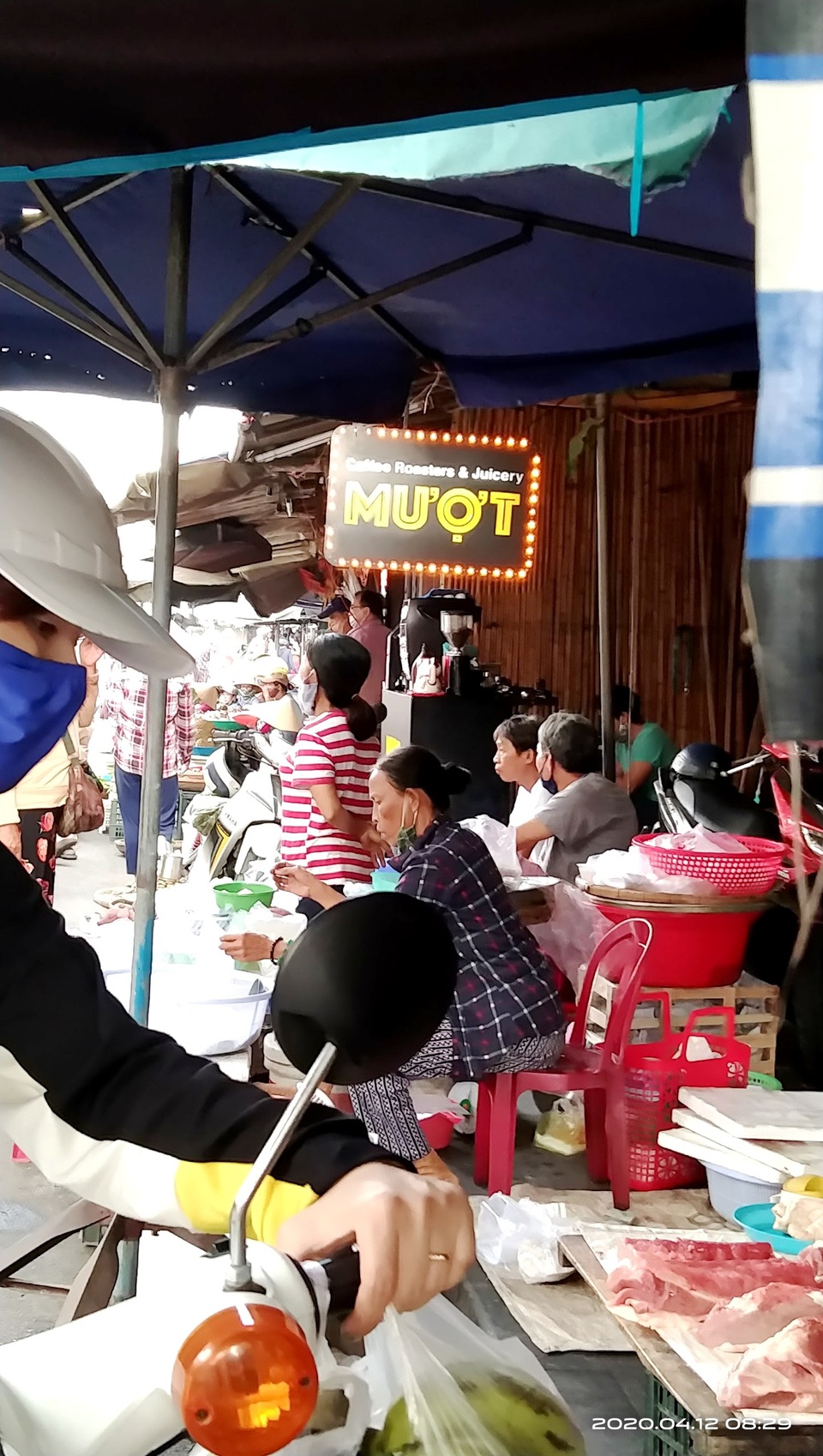 Lơi lỏng phòng chống dịch tại chợ Hội An - 3 Lơi lỏng phòng chống dịch tại chợ Hội An - 3