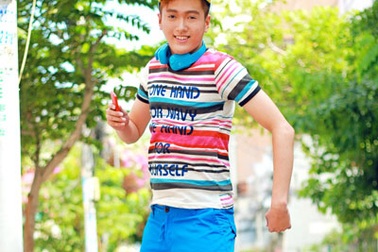 Tưng bừng thời trang đường phố đón Hè 