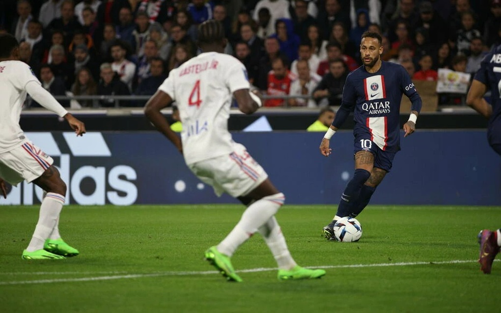 Messi tỏa sáng giúp PSG hạ Lyon và giành ngôi đầu Ligue 1 - 3 Messi tỏa sáng giúp PSG hạ Lyon và giành ngôi đầu Ligue 1 - 3