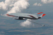 Xem cảnh UAV Mỹ lần đầu tiếp nhiên liệu cho máy bay chiến đấu