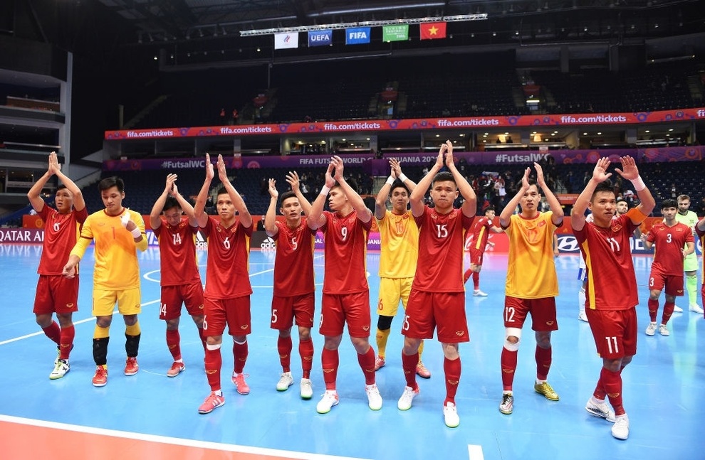 Những khoảnh khắc quả cảm của cầu thủ futsal Việt Nam trước Nga - 18 Những khoảnh khắc quả cảm của cầu thủ futsal Việt Nam trước Nga - 18