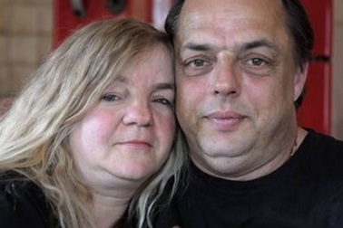 Con trai cưới mẹ kế trước sự chứng kiến của cha