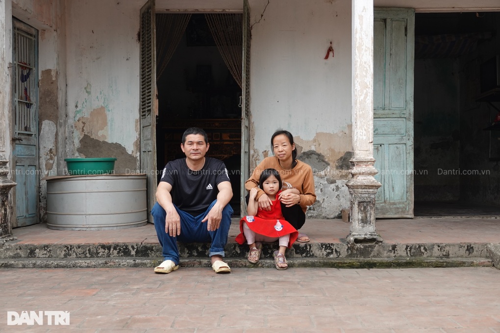 Khốn cảnh gia đình vợ ung thư, chồng ngơ, con khờ - 4 Khốn cảnh gia đình vợ ung thư, chồng ngơ, con khờ - 4