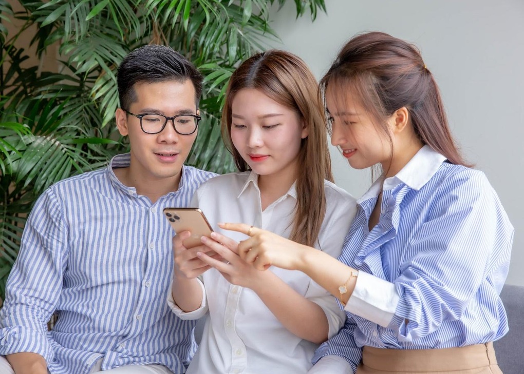 Ra mắt ngân hàng số, Eximbank tặng khách xe SH, giảm 50% khi mua sắm - 1 Ra mắt ngân hàng số, Eximbank tặng khách xe SH, giảm 50% khi mua sắm - 1