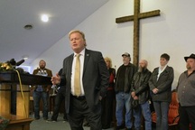 Bị cáo buộc tấn công tình dục, nghị sĩ Mỹ “tự sát”