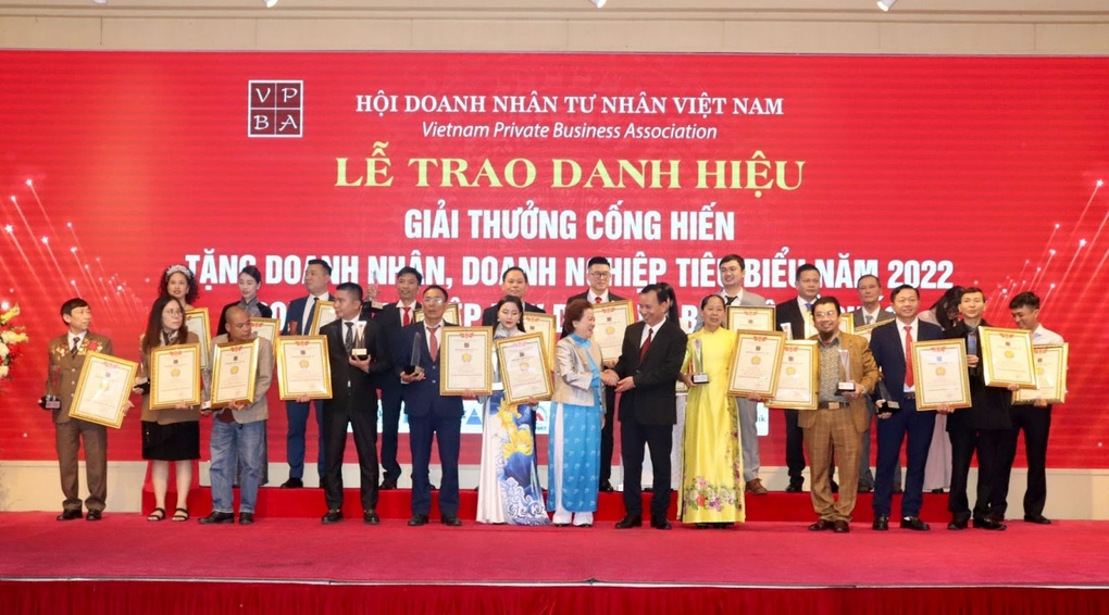 Chủ tịch KTS Group nhận danh hiệu Giải thưởng cống hiến tiêu biểu - 2022 - 2