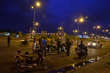 Cán bộ văn hóa xã gục chết bên vệ đường nghi bị sát hại