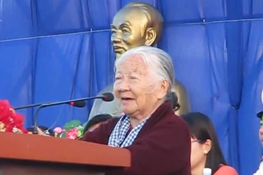 Lời chia sẻ xúc động của "Người mẹ chính ủy" trong lễ tiễn quân.