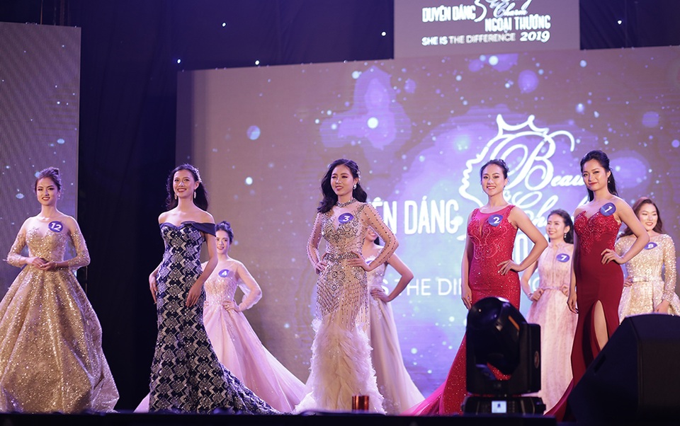 Lộ diện tân Hoa khôi ĐH Ngoại thương Hà Nội - 2 Lộ diện tân Hoa khôi ĐH Ngoại thương Hà Nội - 2