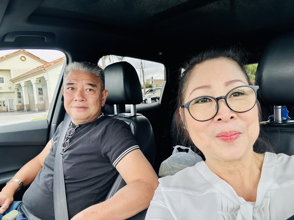 NSND Hồng Vân và chồng kém tuổi khoe ảnh sau khi cùng nhau giảm gần 60kg - 1 NSND Hồng Vân và chồng kém tuổi khoe ảnh sau khi cùng nhau giảm gần 60kg - 1