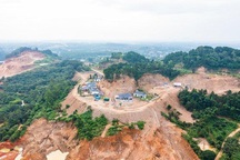 Tháo dỡ nhiều biệt phủ xây dựng trái phép trên núi