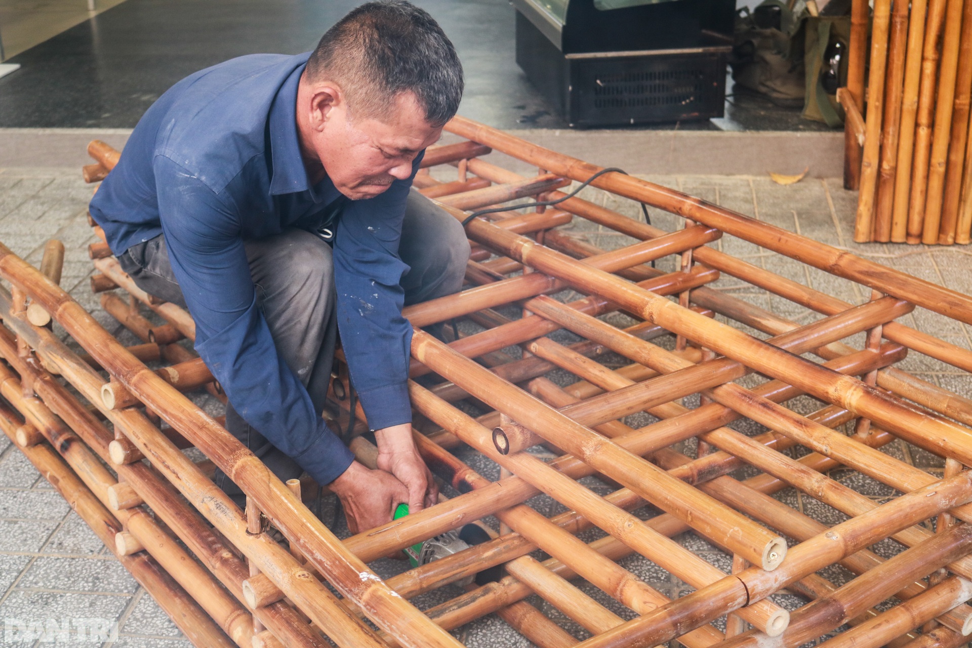 Phố ông đồ lớn nhất TPHCM trước giờ khai mạc - 3 Phố ông đồ lớn nhất TPHCM trước giờ khai mạc - 3