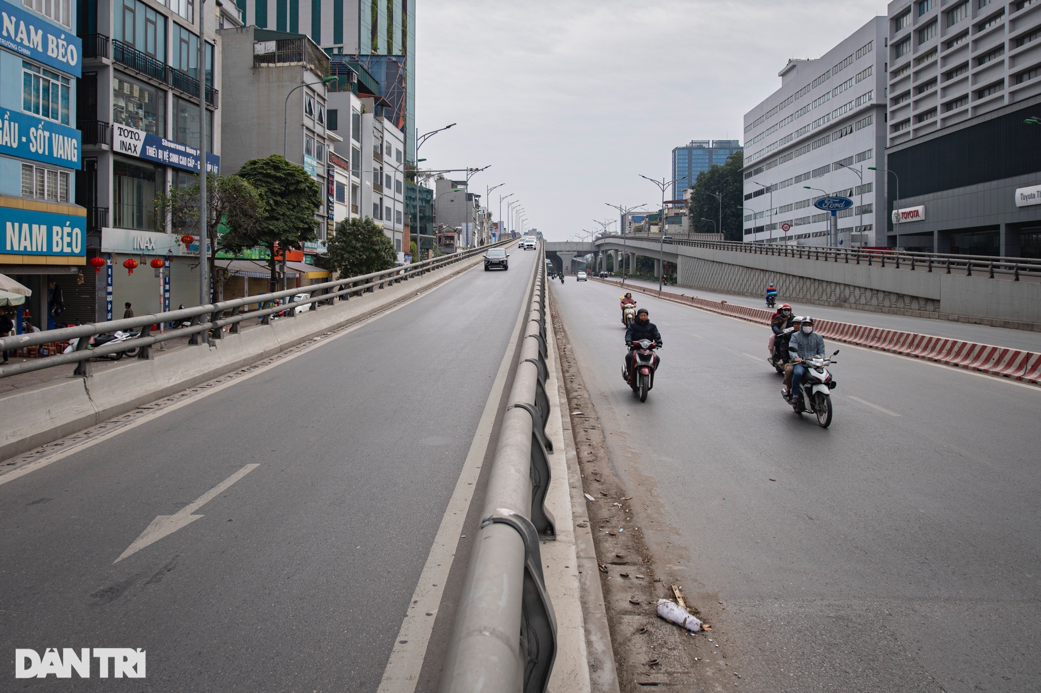Hanoi streets are deserted on the afternoon of Tet - May 30