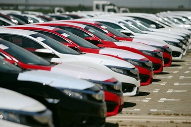 Đua nhau giảm giá, cơ hội của người tiêu dùng ô tô