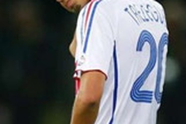 Treze…gol bị “bỏ rơi”