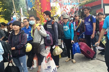 Hàng nghìn sinh viên được chở miễn phí về quê ăn Tết