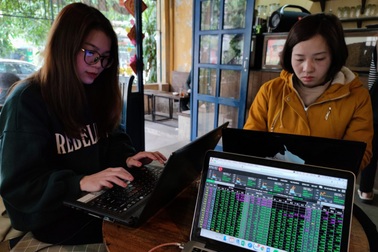 Dân đầu tư "phát hoảng" với HSX: Nhà giàu mới được chơi cổ phiếu tốt?