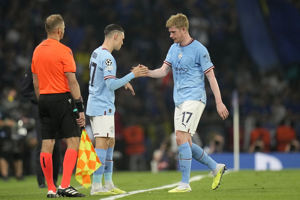 Người hùng Rodri ca ngợi tinh thần Man City, De Bruyne lại gặp vận đen - 2 Người hùng Rodri ca ngợi tinh thần Man City, De Bruyne lại gặp vận đen - 2