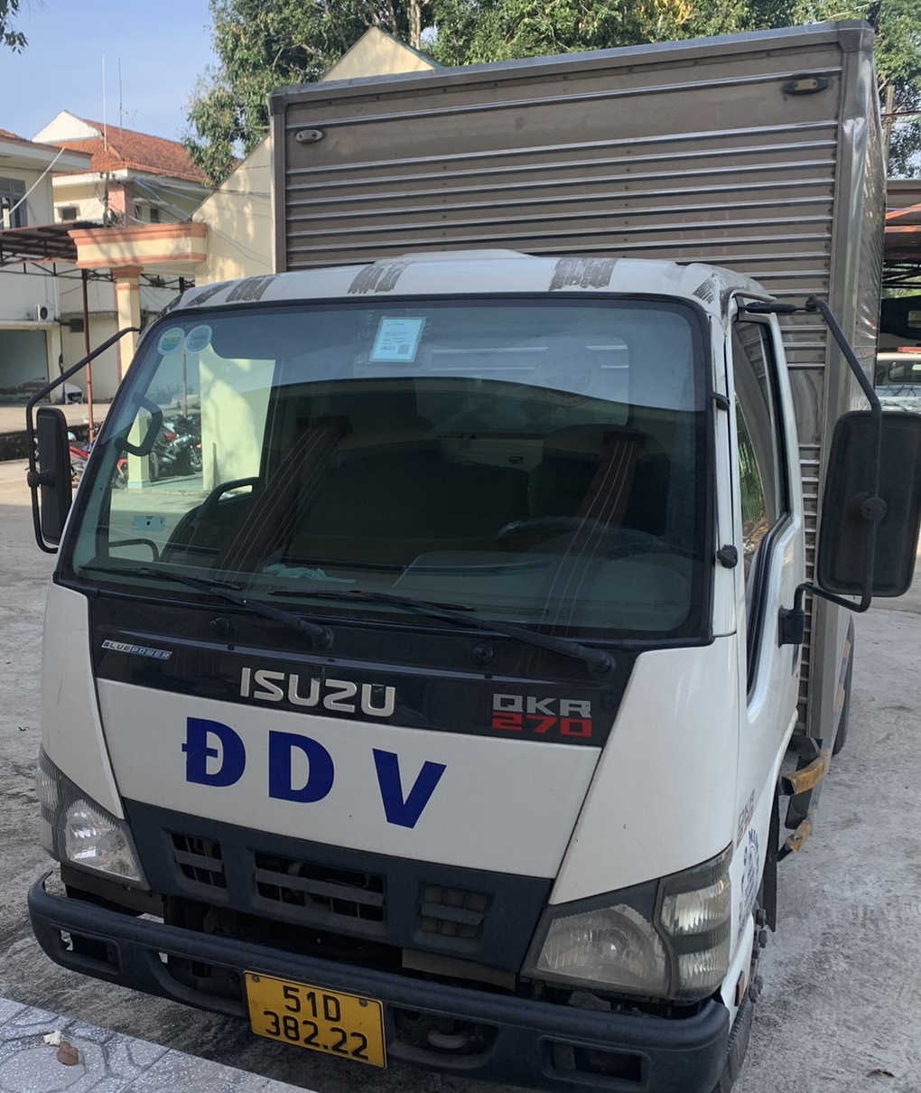 Tìm thấy chiếc xe tông chết 2 người rồi bỏ trốn - 1 Tìm thấy chiếc xe tông chết 2 người rồi bỏ trốn - 1