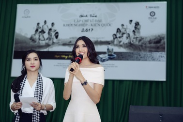 Lệ Hằng xuất hiện quyến rũ kể từ khi “trượt” Hoa hậu Hoàn vũ 2016