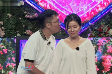 Nam quản lý chưa từng hôn ai, lên tivi trao ngay "lần đầu" cho 9X xinh đẹp