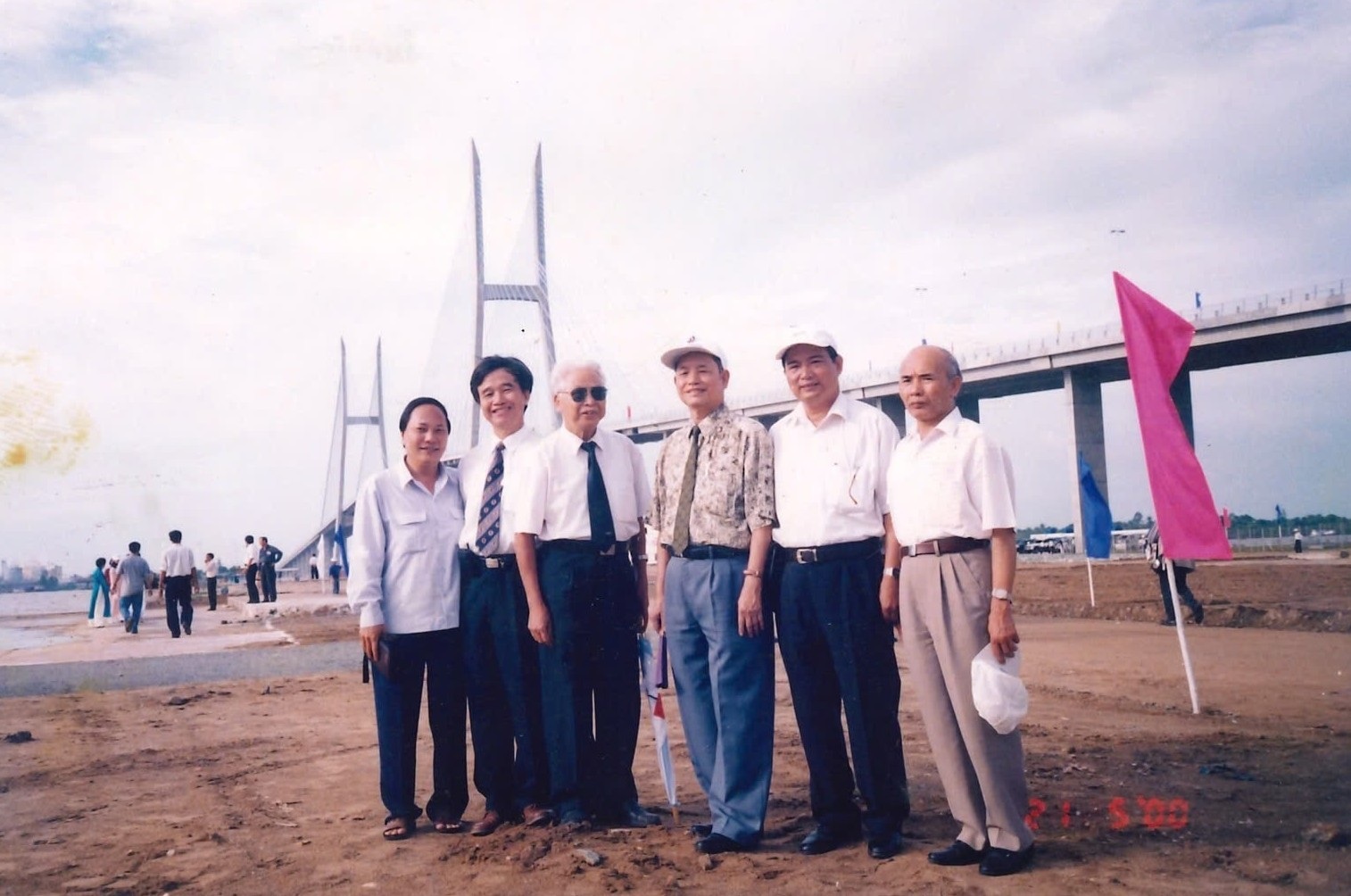 Cuộc kiến thiết đường sá sau thống nhất: Cầu kỳ vĩ, cao tốc dọc ngang - 1 Cuộc kiến thiết đường sá sau thống nhất: Cầu kỳ vĩ, cao tốc dọc ngang - 1