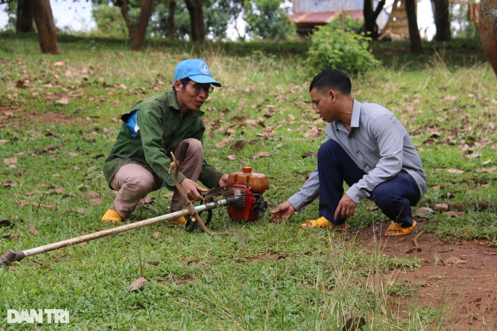 Trưởng bon đại lý... nợ, giúp đồng bào dân tộc cơ hội thoát nghèo - 2 Trưởng bon đại lý... nợ, giúp đồng bào dân tộc cơ hội thoát nghèo - 2