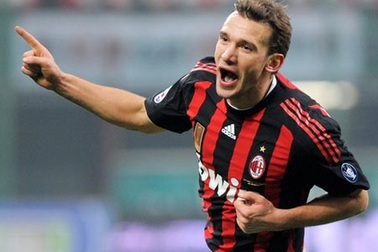 Shevchenko từng “hờ hững” Barca và MU để chọn Milan