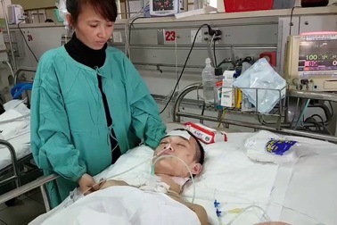 Người vợ bệnh tật góa chồng hết tiền nuôi con chấn thương sọ não