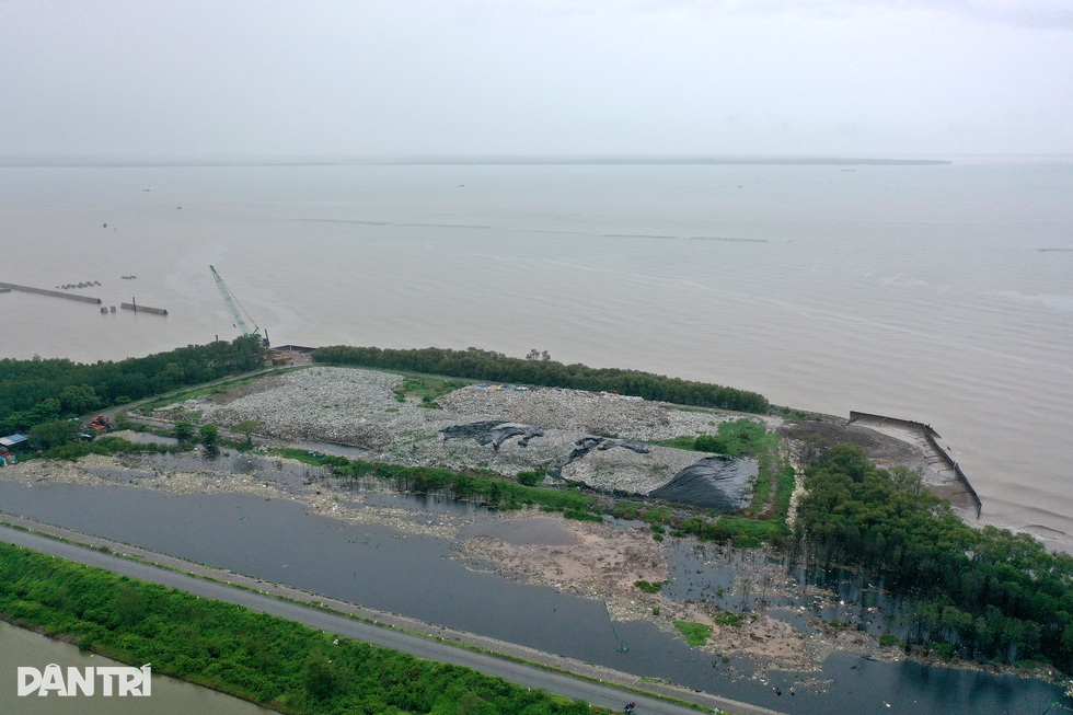 Ô nhiễm rác ở miền Tây: Dân chặn xe, treo băng rôn, than trời vì núi rác - 9 Ô nhiễm rác ở miền Tây: Dân chặn xe, treo băng rôn, than trời vì núi rác - 9