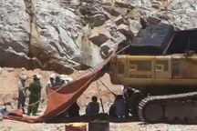 Khối bê tông đổ sập trên cao tốc Quy Nhơn - Chí Thạnh, 2 người tử vong