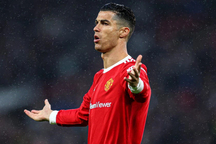 Vì sao C.Ronaldo nằng nặc đòi rời Man Utd?