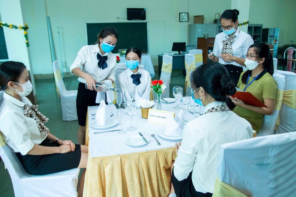 Trường nghề tổ chức thi tốt nghiệp thực hành bằng hình thức trực tiếp - 15 Trường nghề tổ chức thi tốt nghiệp thực hành bằng hình thức trực tiếp - 15