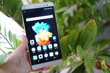 Đánh giá chi tiết smartphone "lai" Lenovo Phab Plus