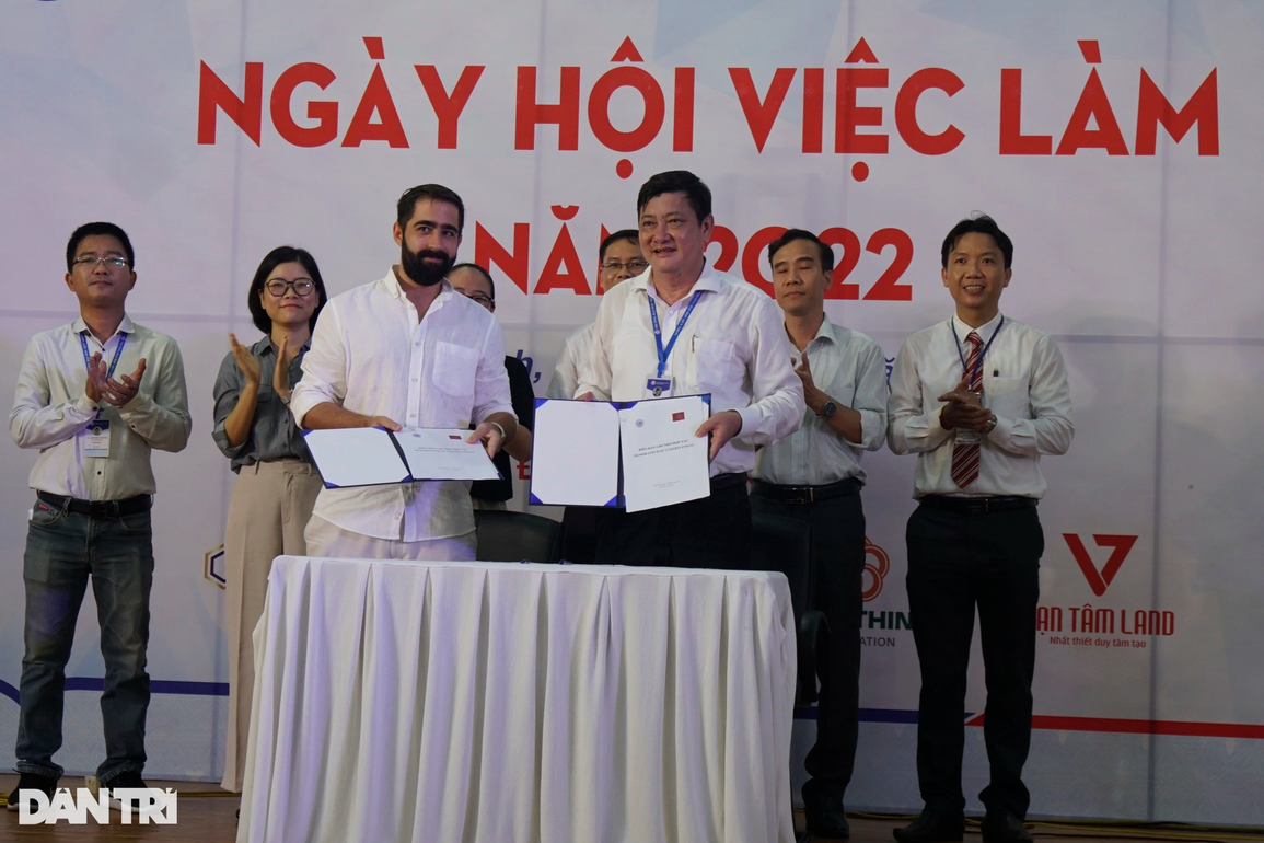 Sinh viên năm cuối săn việc tại các sàn tuyển dụng - 3 Sinh viên năm cuối săn việc tại các sàn tuyển dụng - 3