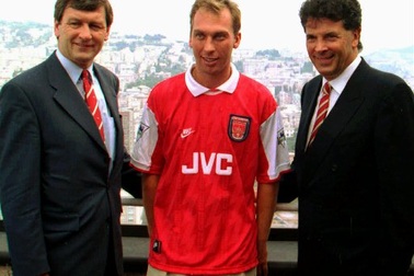 5 cầu thủ khoác áo MU và Arsenal trong kỷ nguyên Premier League