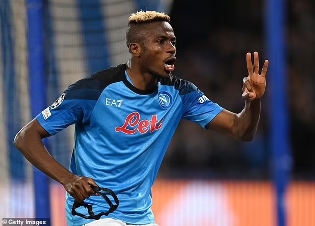Osimhen chói sáng giúp Napoli giành vé vào tứ kết Champions League - 2 Osimhen chói sáng giúp Napoli giành vé vào tứ kết Champions League - 2