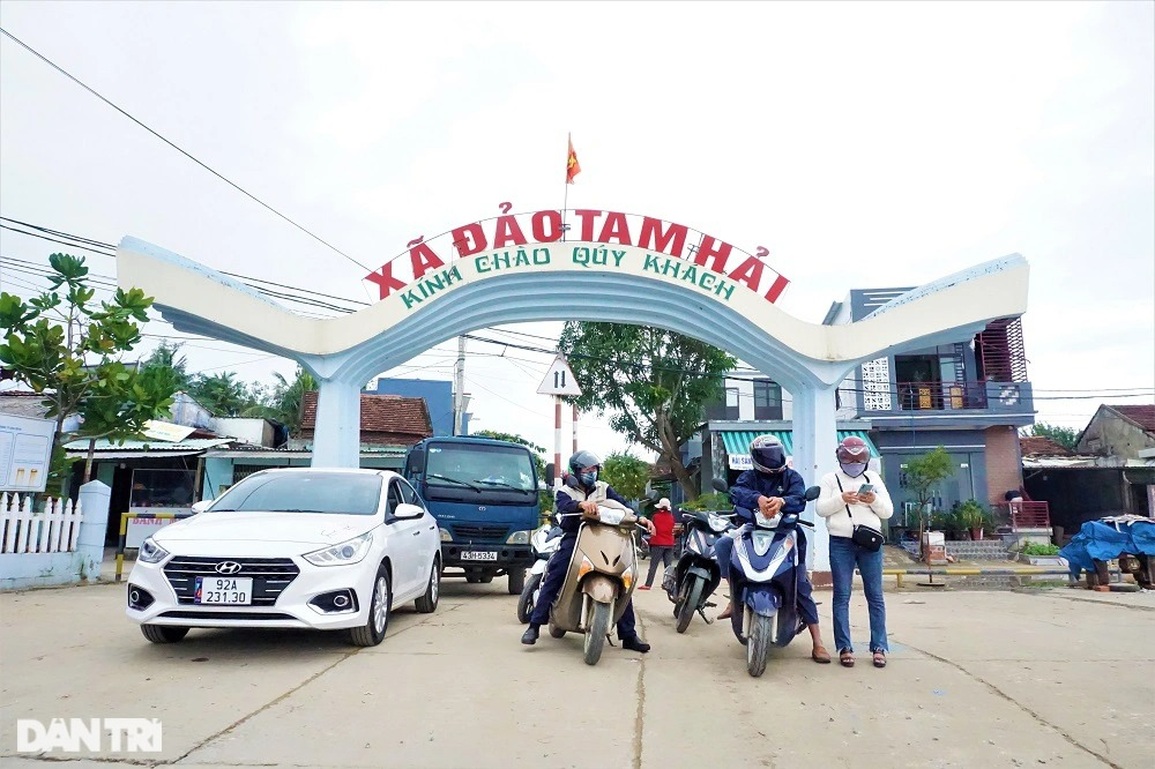 Nhà thơ không tên và chuyện chưa kể về nghĩa địa cá ông lớn nhất Việt Nam - 12 Nhà thơ không tên và chuyện chưa kể về nghĩa địa cá ông lớn nhất Việt Nam - 12