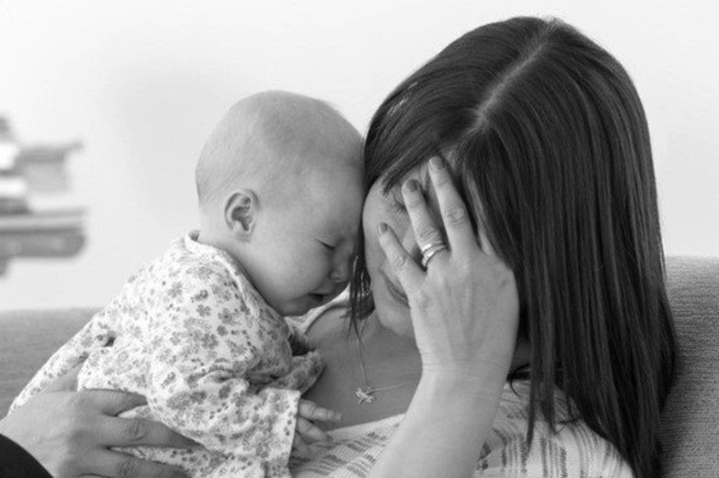 Vụ mẹ ném con từ lầu 5 xuống đất: Trầm cảm sau sinh đáng sợ thế nào? - 2 Vụ mẹ ném con từ lầu 5 xuống đất: Trầm cảm sau sinh đáng sợ thế nào? - 2