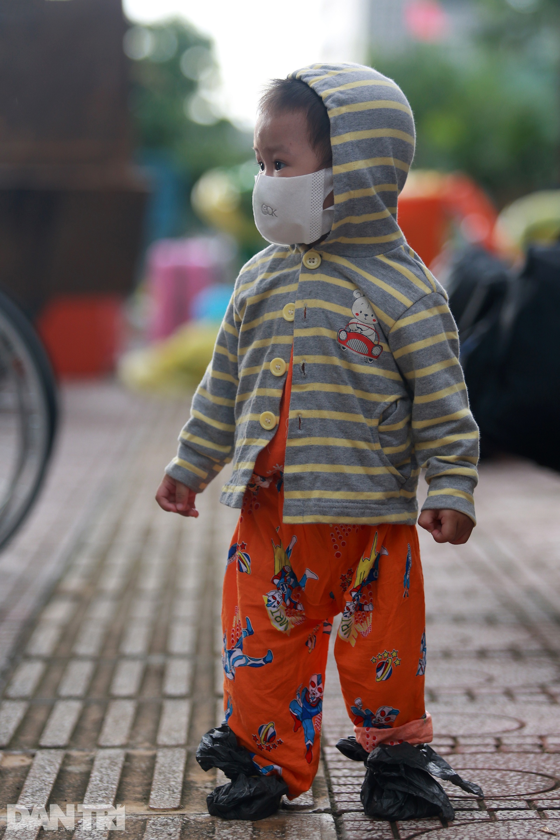 Gần 1.500 người khỏi Covid-19 ở TPHCM vui mừng khi được trở về nhà - 9