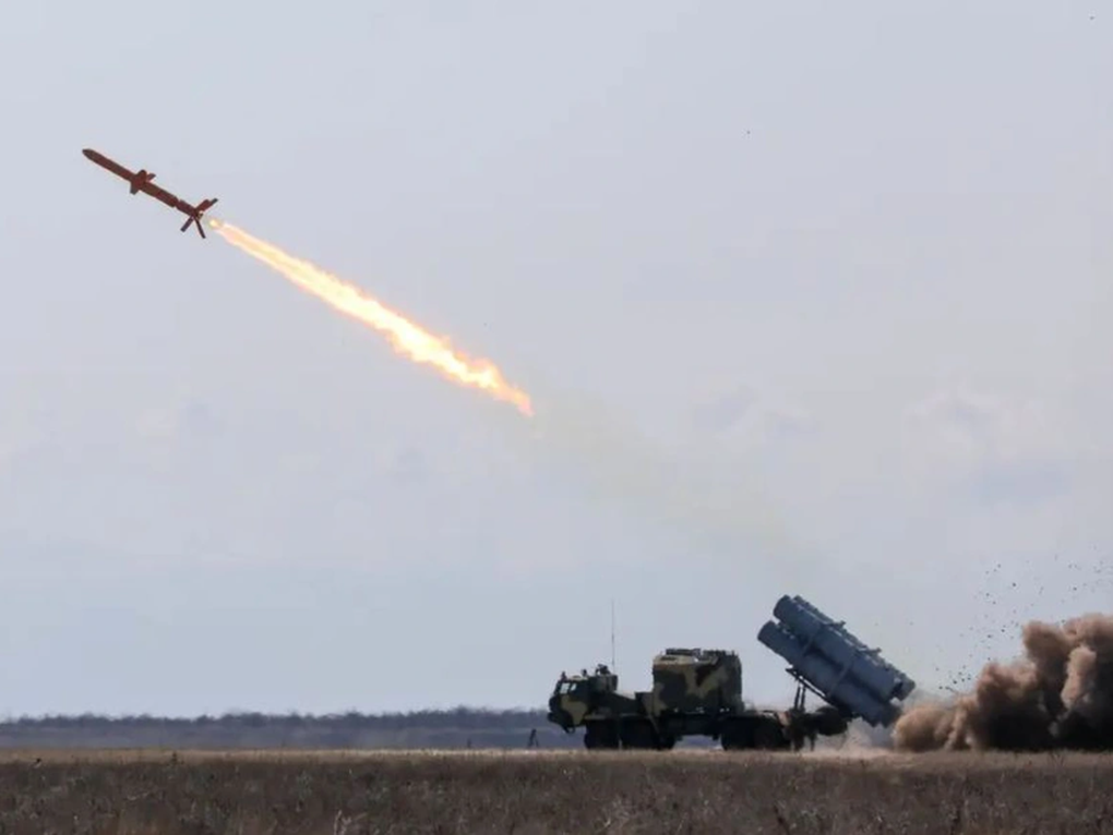 Ukraine tung chiến thuật mới, phóng tên lửa thủy thần hạ mục tiêu tầm xa - 1 Ukraine tung chiến thuật mới, phóng tên lửa thủy thần hạ mục tiêu tầm xa - 1
