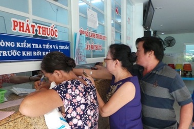 TPHCM: Số tiền chi bảo hiểm y tế đã vượt quỹ