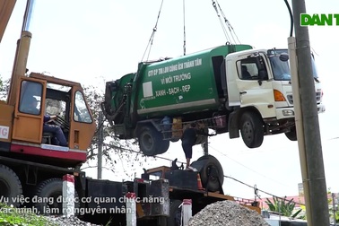 Tài xế xe rác đi nhầm đường làm sập cầu