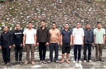 Bắt 10 người đánh bạc lưu động, "gạt hạt ngô ăn tiền"