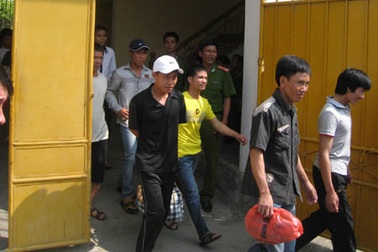 322 phạm nhân hạnh phúc ngày trở về