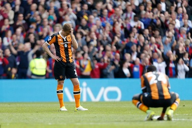 Xác định xong 3 CLB xuống hạng ở Premier League