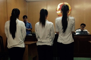 Khách nước ngoài uống đủ 7 ly rượu mới được.. mua dâm (!)